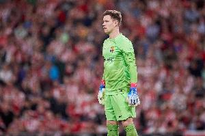 特狮回忆巴萨生涯最佳扑救:15赛季欧冠单掌拒莱万劲射加门线救险