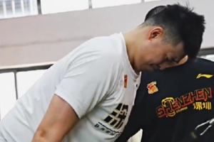 打卡力量房&amp;李慕豪正在训练 来看看他最近的恢复情况如何吧