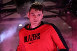 百家乐规则-拓记:克林根仍是中锋位置的最优选 罗威伤多&杨瀚森的篮板待考验