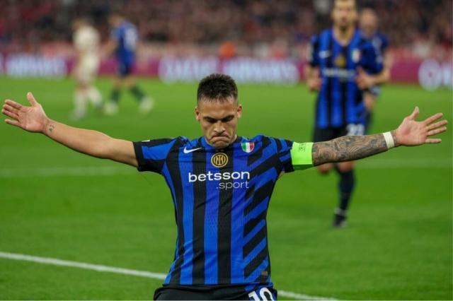 1744158544609028308.jpg 百家乐官方-神奇的外脚背!朴实劳塔罗的优雅之夜