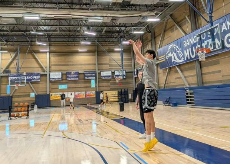 百家乐官网-工作室：曾凡博已完成近三周的训练及康复，后天将与篮网会合