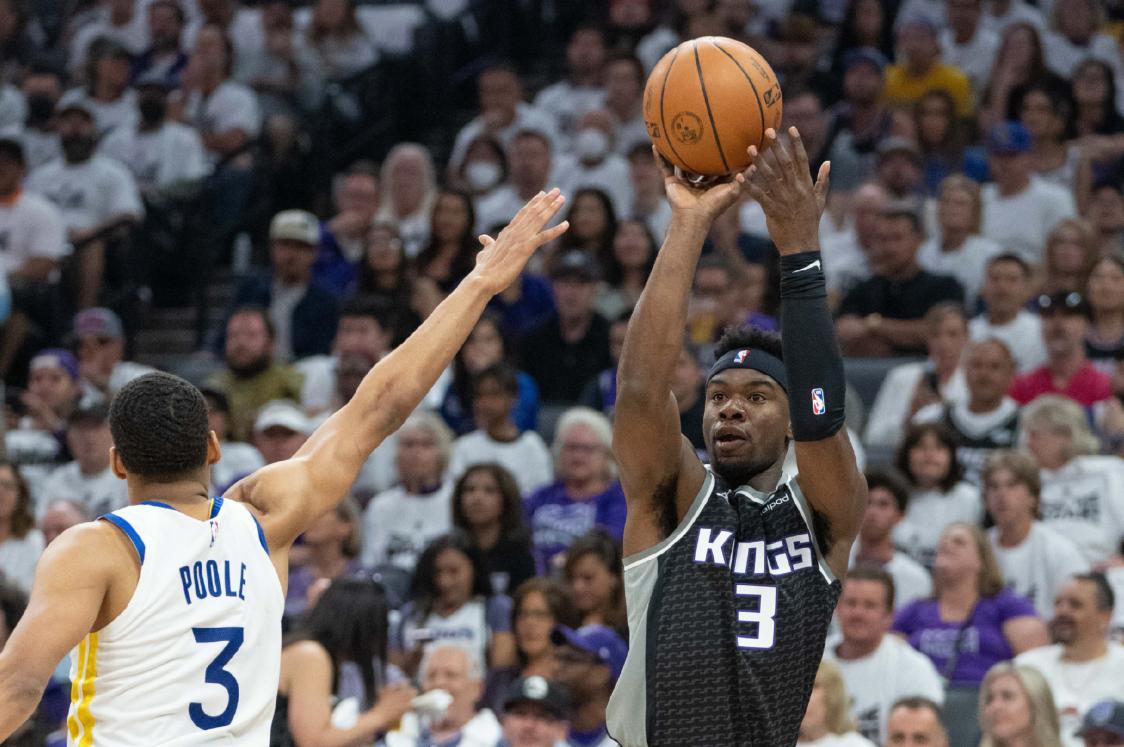 曝多支球队哄抢NBA落选秀！身高1米93场均9分3板，首钢会出手吗？