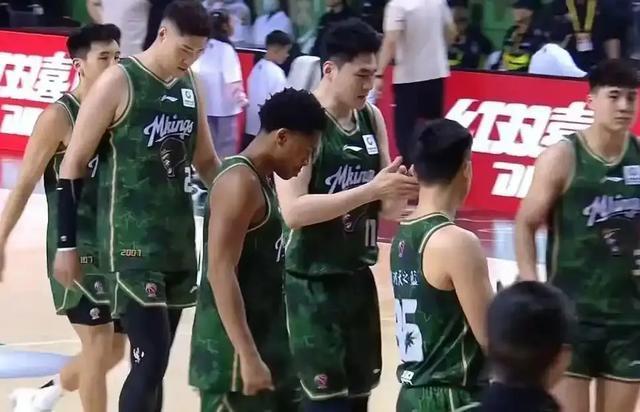 赵睿24分4板6助 北汽男篮90-88险胜同曦 赵柏清17分